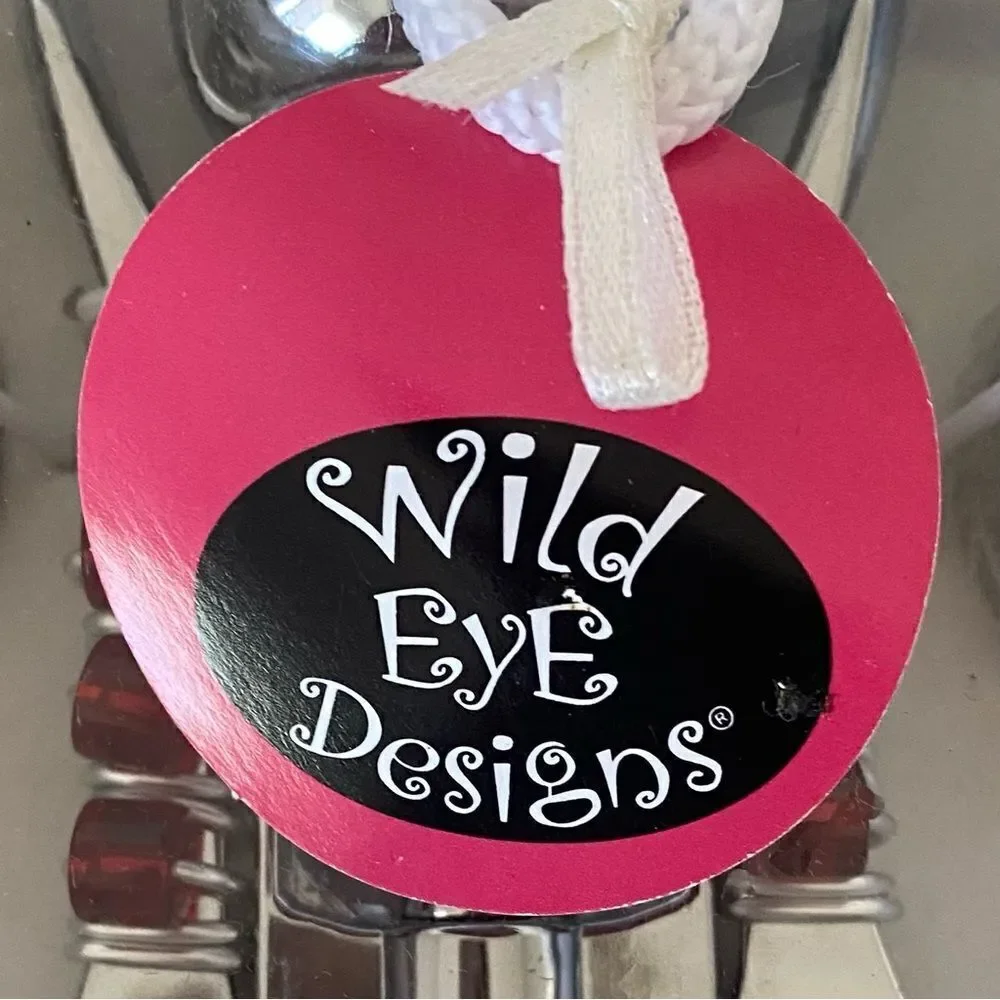 NWT New Wild Eye Designs Red & Silver 5 Piece Wine Gift Set. Holidays Christmas